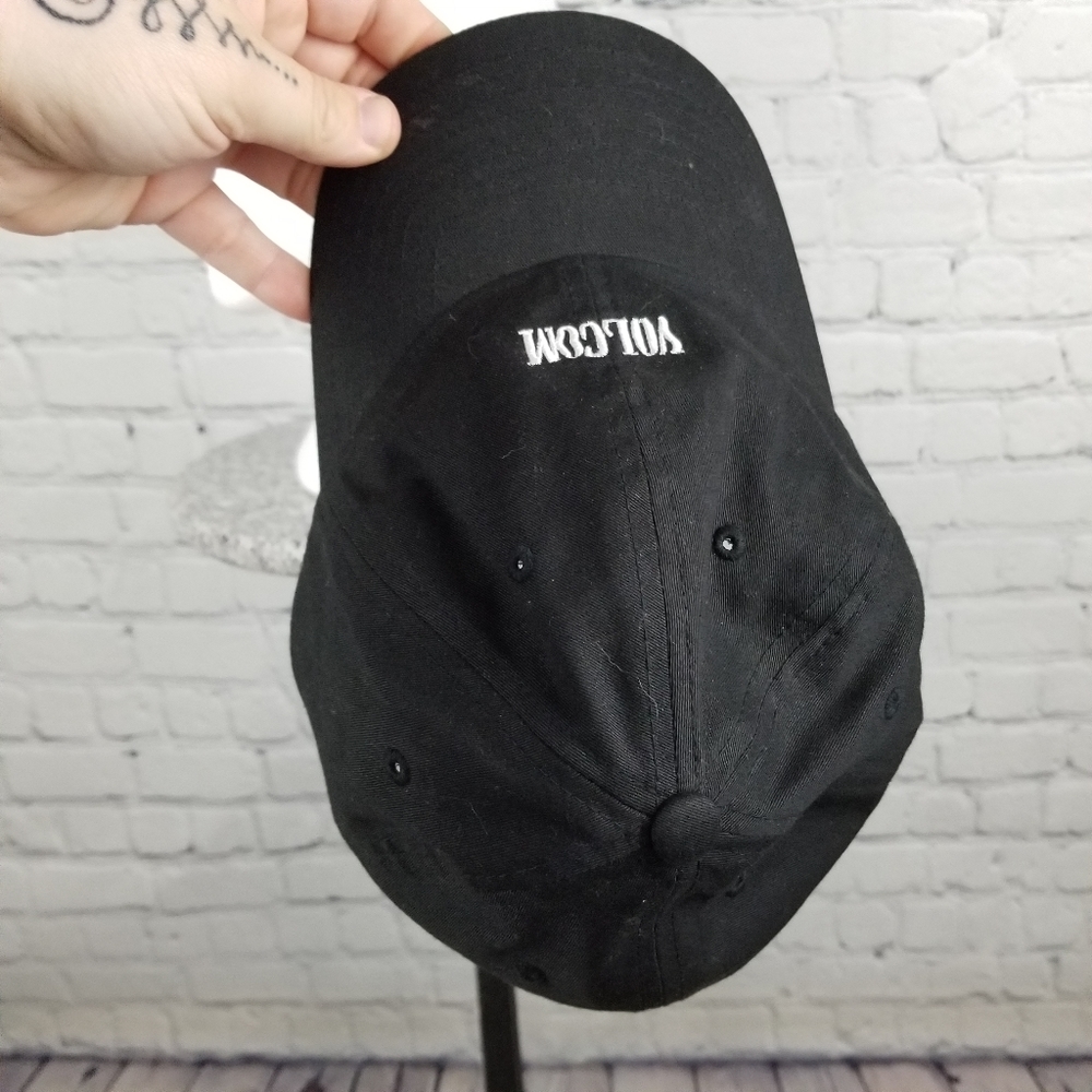 VOLCOM | adjustable strap baseball cap - Picture 6 of 10